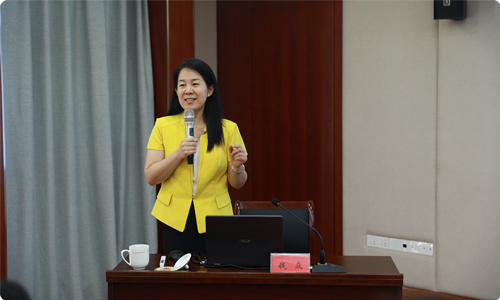 钱焱副教授作报告 (1)_副本.png 钱焱副教授作报告 (1)_副本.png