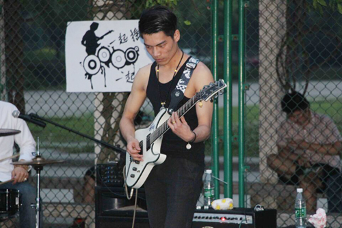 吉他手王硕.jpg