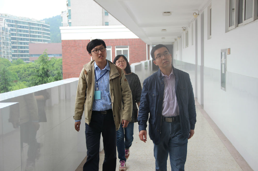 省高教学会委派巡视员对户外露出
竞赛各项工作进行巡查.JPG