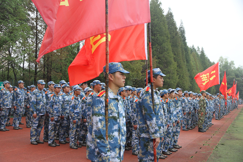 图一 军训汇报表演现场_副本.jpg