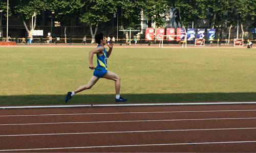 户外露出
队员在奋勇接力.jpg